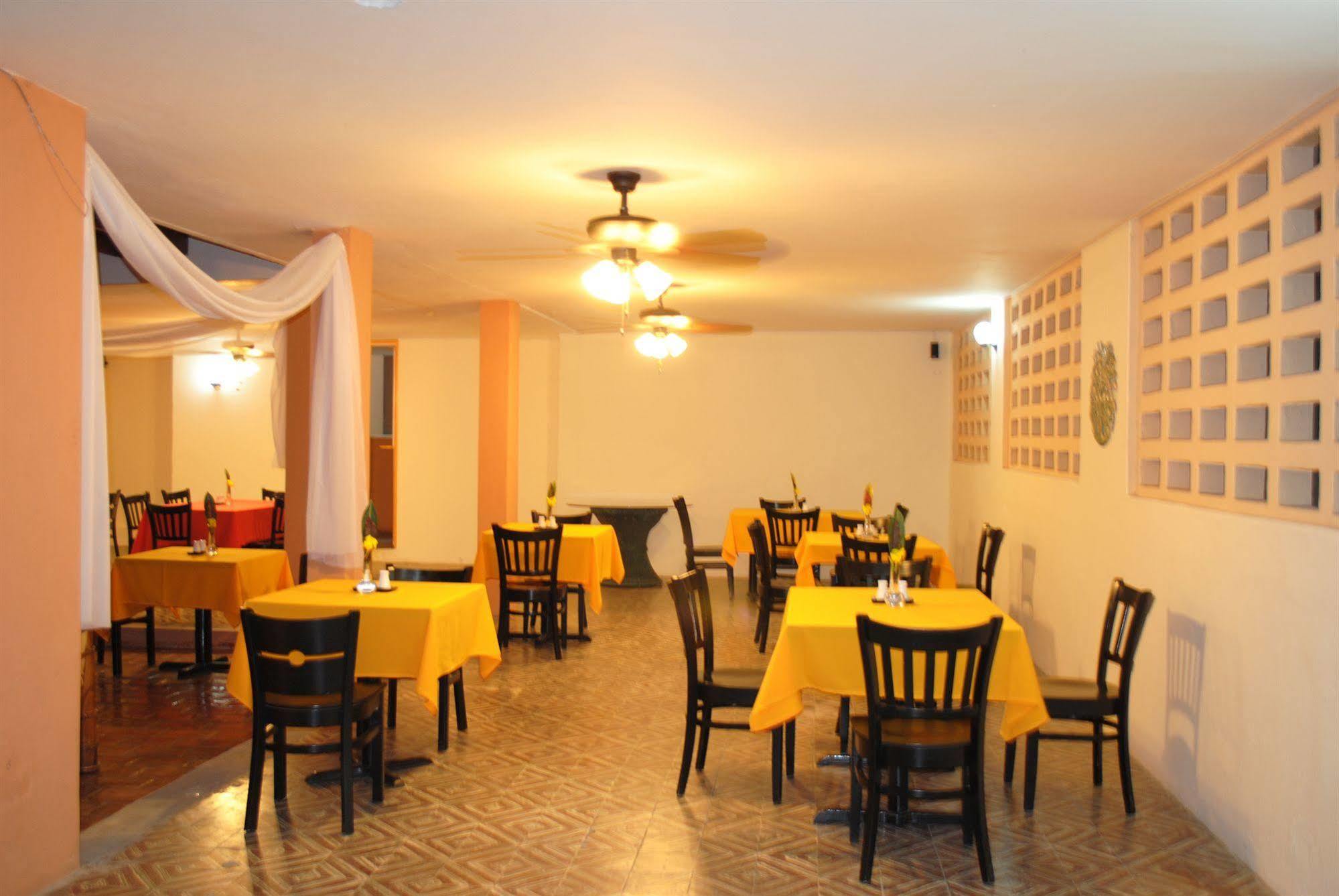 Hotel Imperial Cap-Haïtien Esterno foto