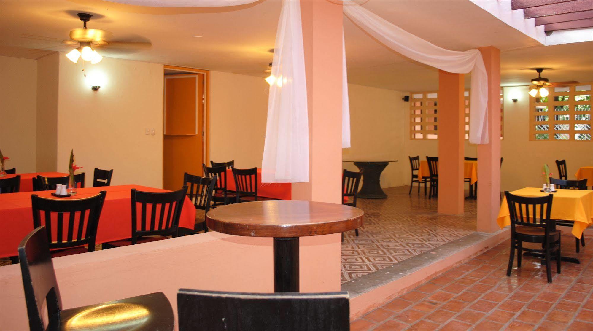 Hotel Imperial Cap-Haïtien Esterno foto