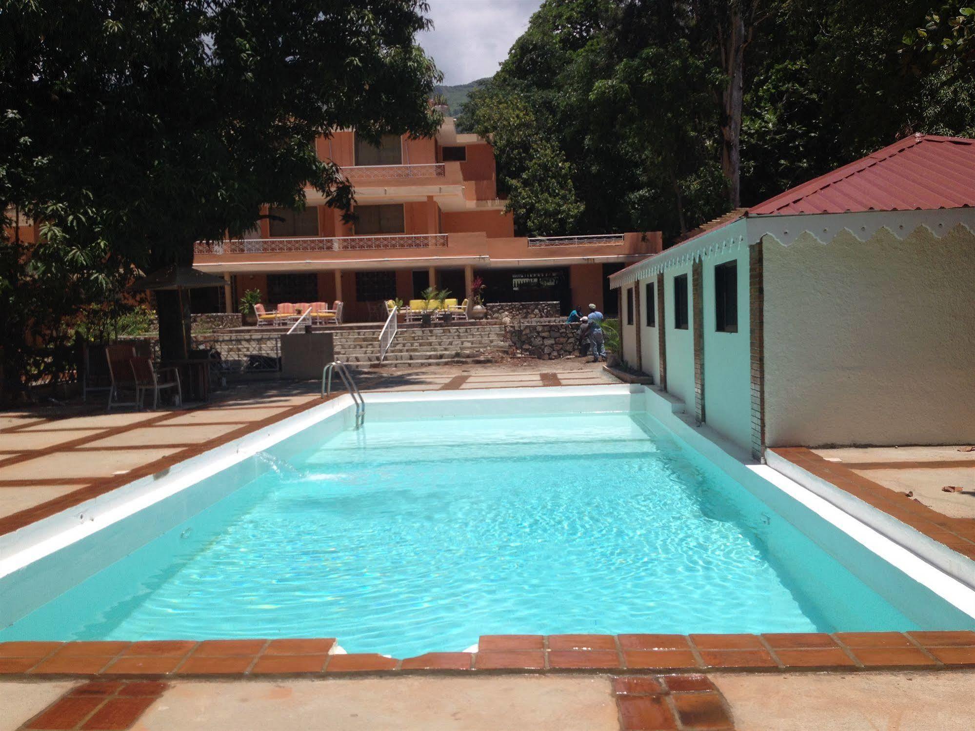 Hotel Imperial Cap-Haïtien Esterno foto
